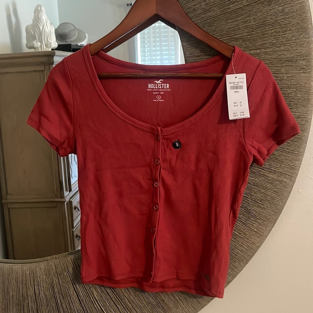 New Hollister cropped top
